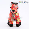 Peluche peluche peluche cheval blanc et jouet en peluche cheval rouge pour les enfants